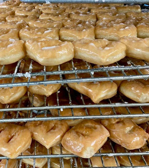 Watch as Krumpe's Do-Nuts makes fastnachts