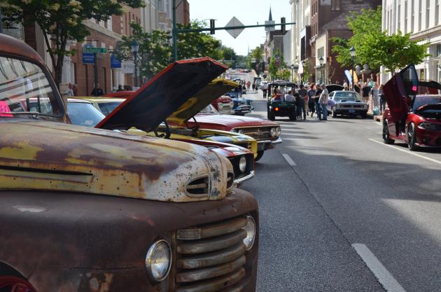 Classic cars, live music and muralists fill downtown Hagerstown May 1