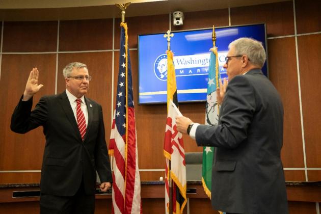 Neil Parrott sworn in as Washington County commissioner
