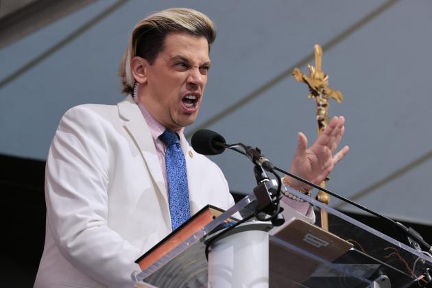 Anti-immigrant provocateur Milo Yiannopoulos deported by ICE